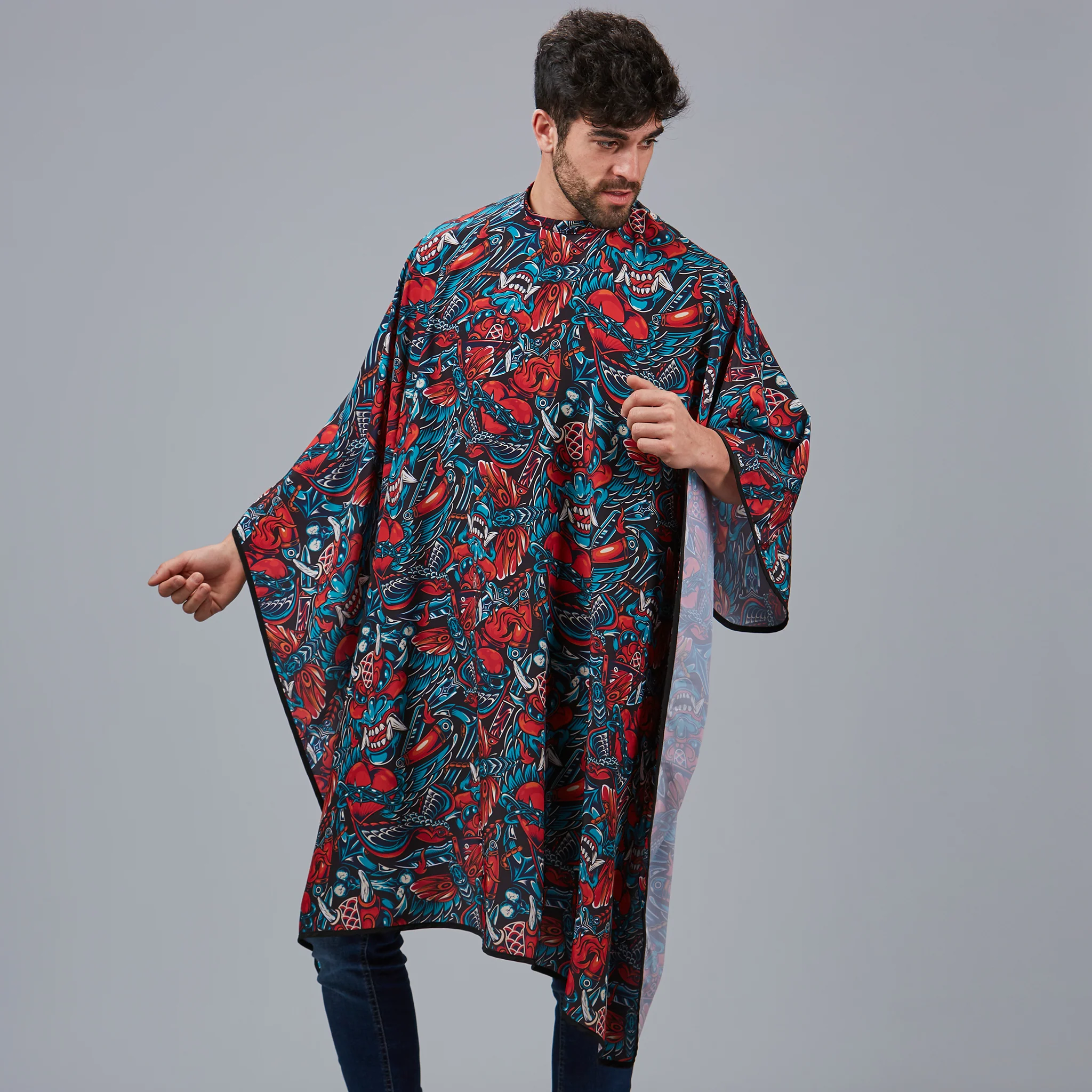CAPA DE PELUQUERIA ESTAMPADA - Image 2