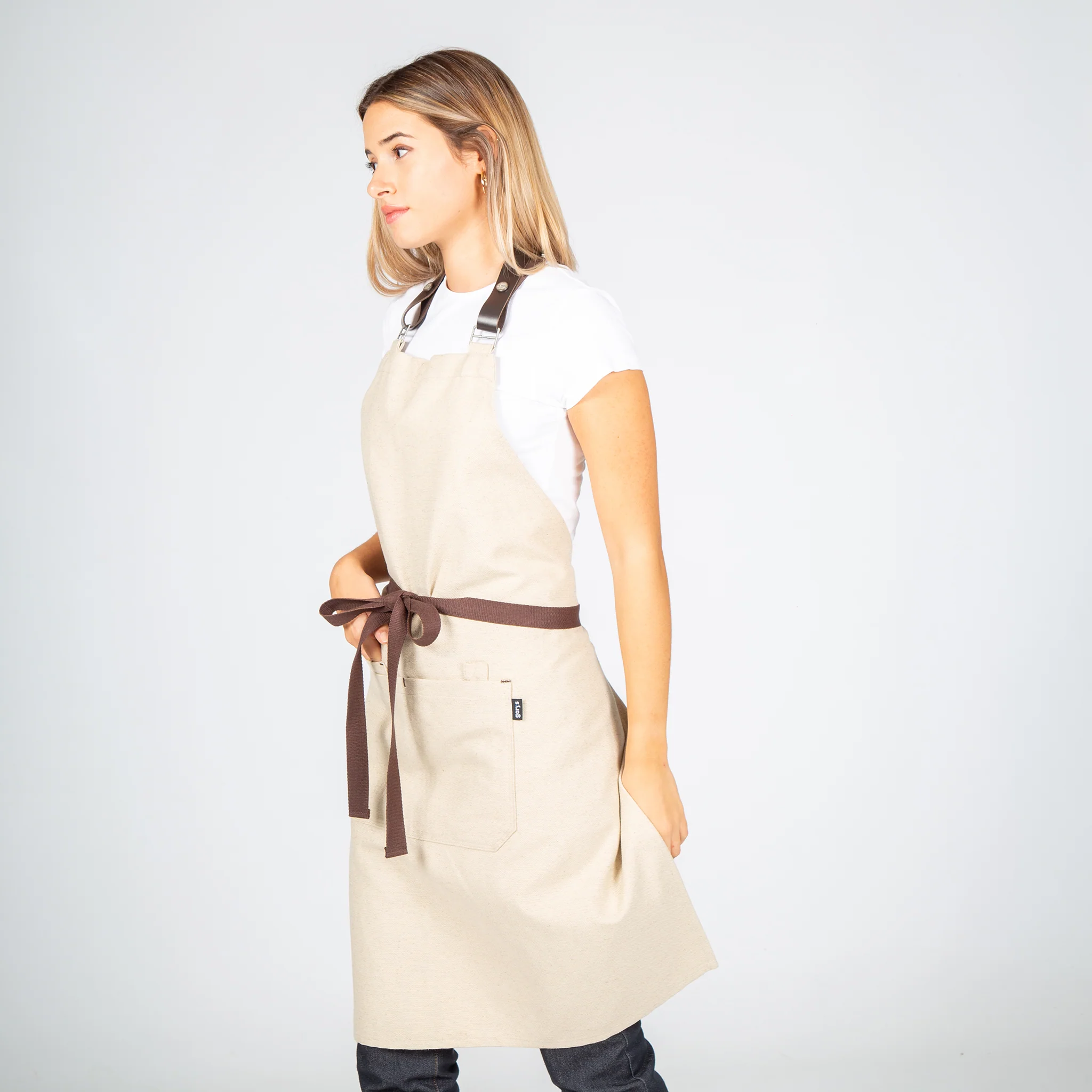 DELANTAL CON PETO BEIGE TIRANTE PIEL 82X72 CM - Image 3
