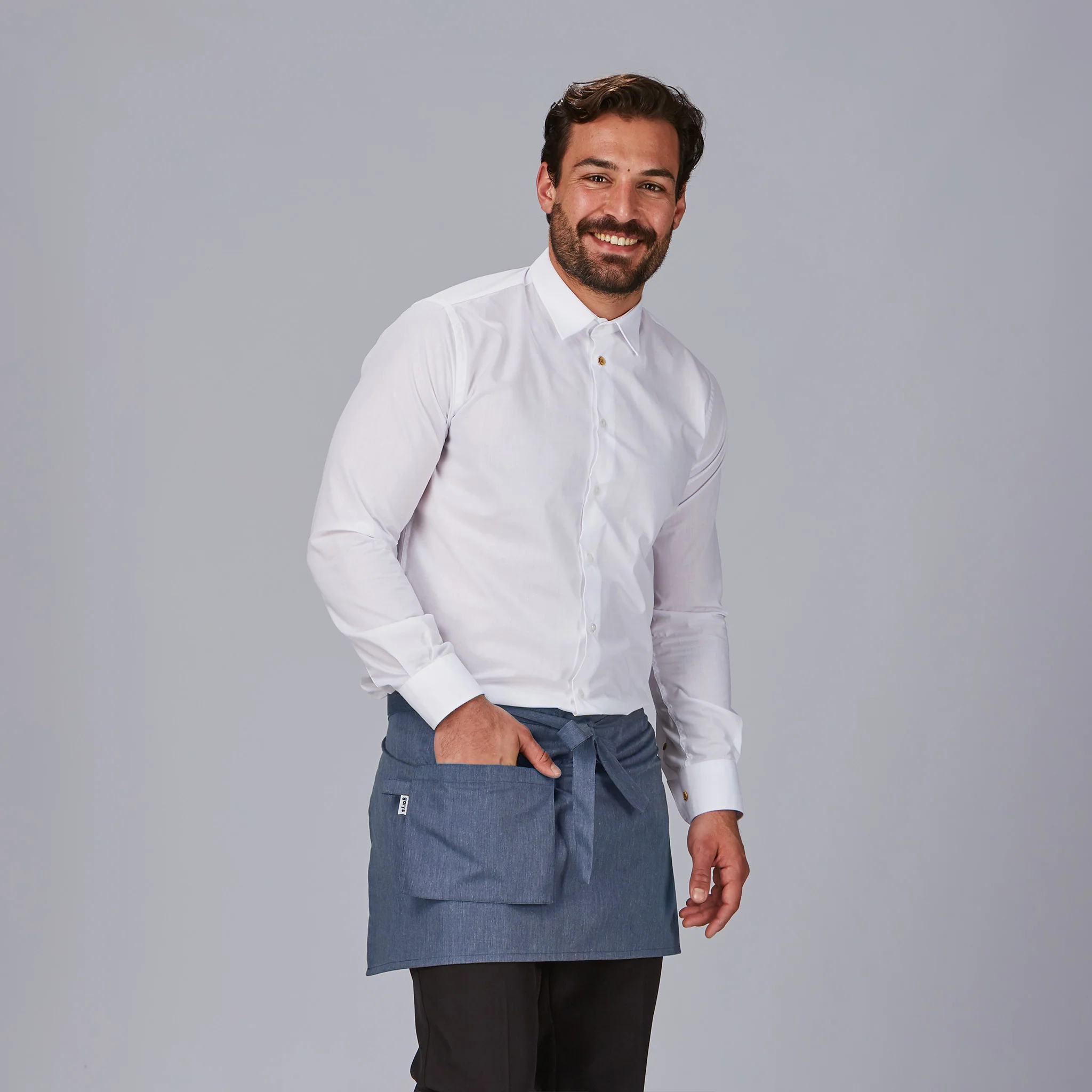 DELANTAL CORTO BOLSILLO CARTERA SARGA RECICLADA 35X67 CM - Image 3